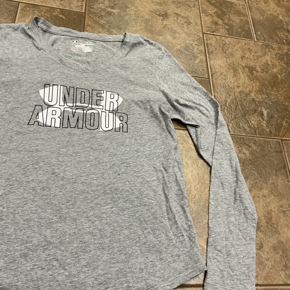 🥵 Under Armour Women's Gray Long Sleeve Tee - Picture 3 of 4